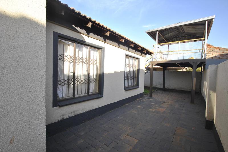 4 Bedroom Property for Sale in Dawn Park Gauteng