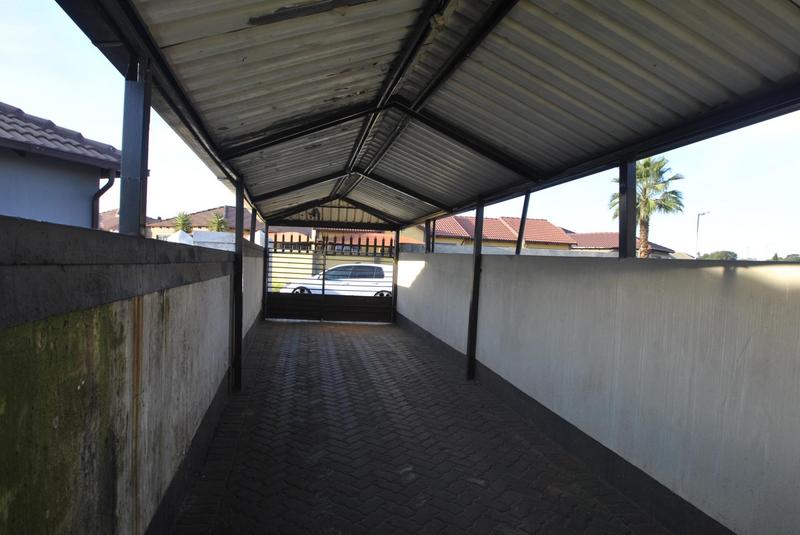 4 Bedroom Property for Sale in Dawn Park Gauteng