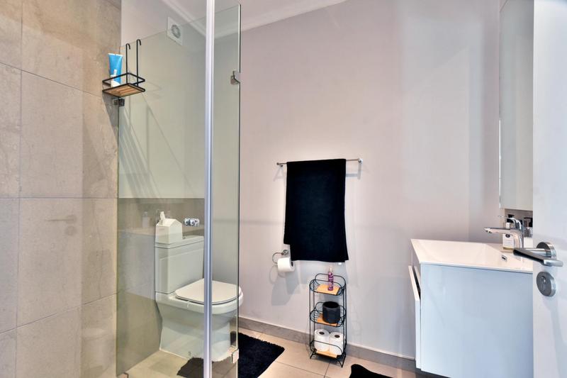 2 Bedroom Property for Sale in Dunkeld Gauteng
