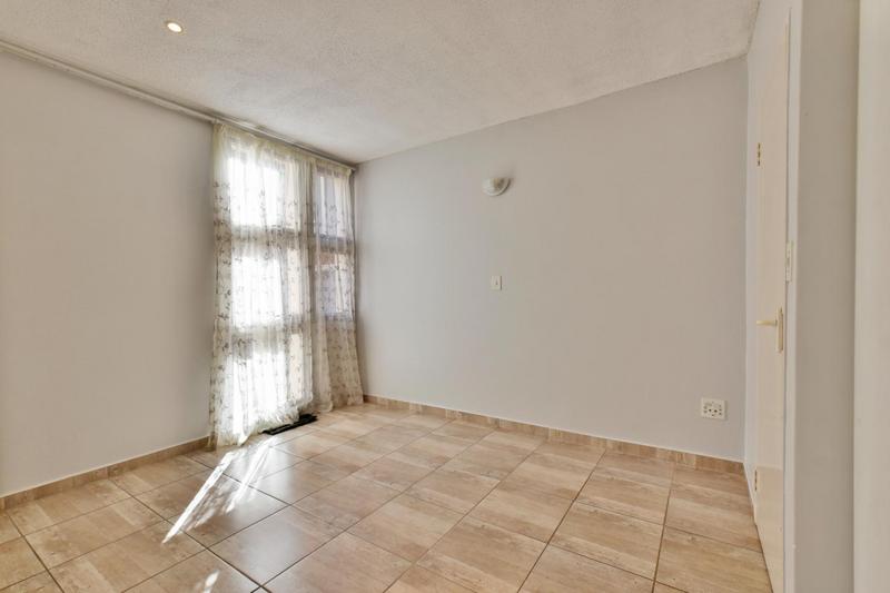 2 Bedroom Property for Sale in Glenanda Gauteng