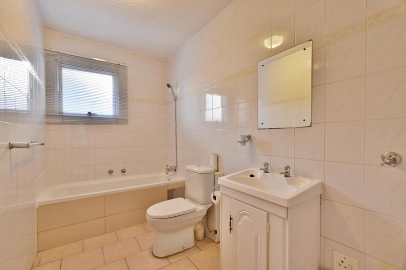 2 Bedroom Property for Sale in Glenanda Gauteng