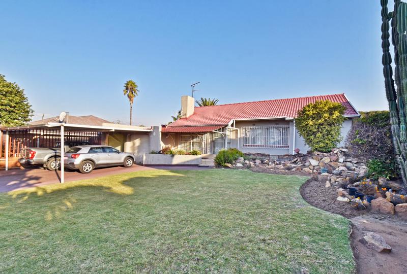 4 Bedroom Property for Sale in Roseacre Gauteng