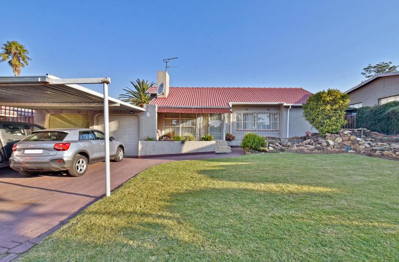 4 Bedroom Property for Sale in Roseacre Gauteng