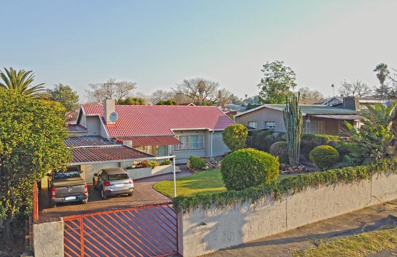 4 Bedroom Property for Sale in Roseacre Gauteng