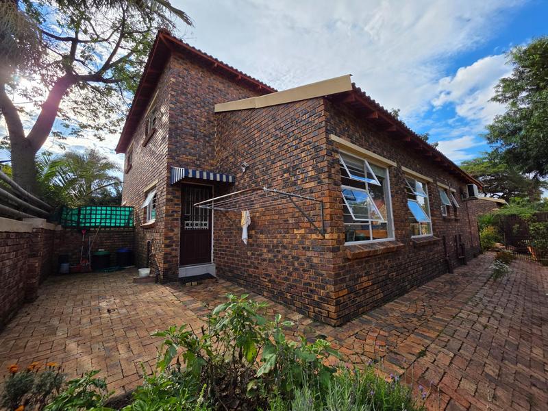 3 Bedroom Property for Sale in Weltevreden Park Gauteng