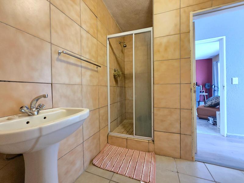 2 Bedroom Property for Sale in Wilro Park Gauteng