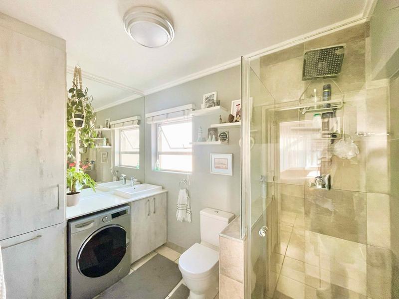 1 Bedroom Property for Sale in Bryanston Gauteng