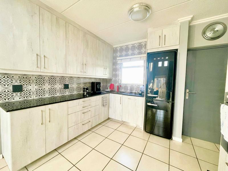 1 Bedroom Property for Sale in Bryanston Gauteng