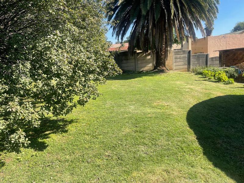 4 Bedroom Property for Sale in Mondeor Gauteng