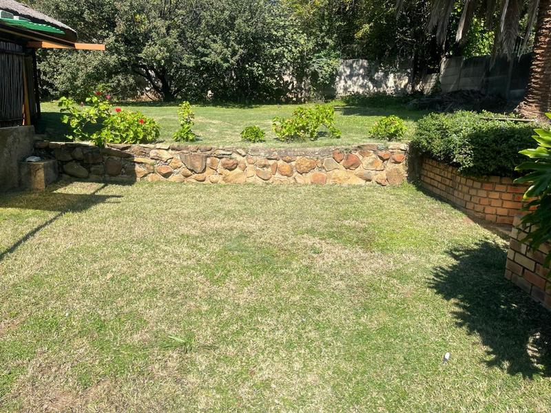 4 Bedroom Property for Sale in Mondeor Gauteng