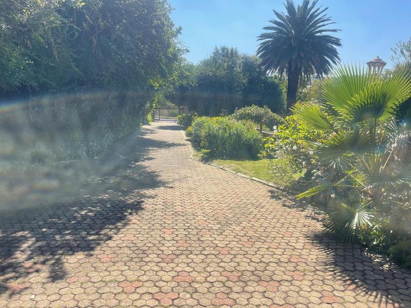 4 Bedroom Property for Sale in Mondeor Gauteng