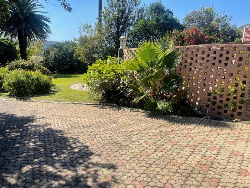 4 Bedroom Property for Sale in Mondeor Gauteng