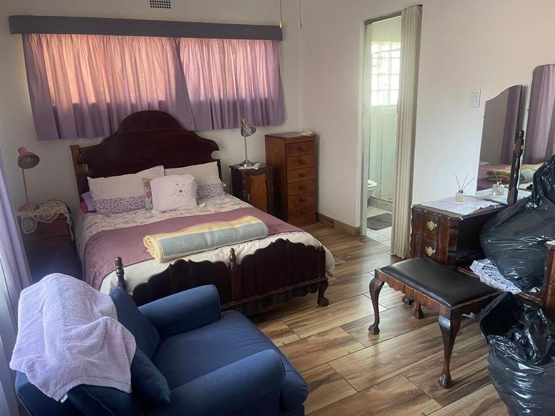 4 Bedroom Property for Sale in Mondeor Gauteng