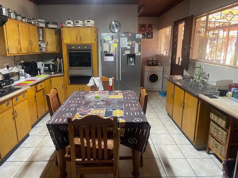 4 Bedroom Property for Sale in Mondeor Gauteng