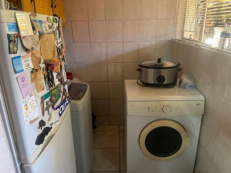 4 Bedroom Property for Sale in Mondeor Gauteng