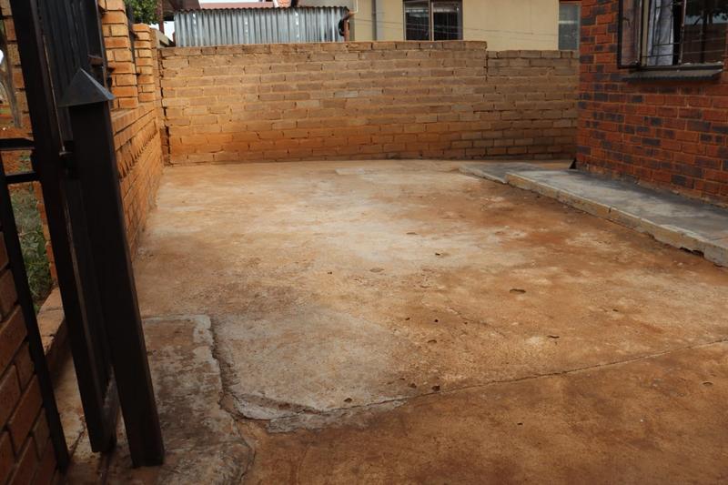 2 Bedroom Property for Sale in Soshanguve UU Gauteng