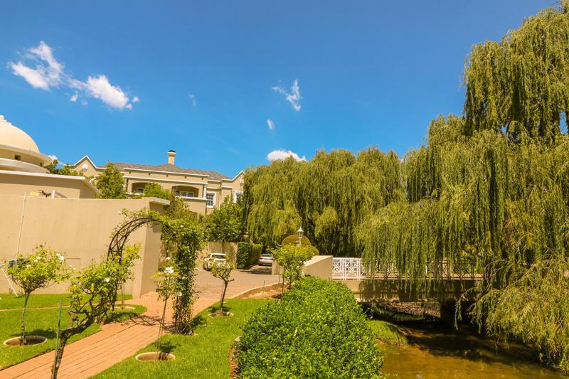 To Let 2 Bedroom Property for Rent in Sandown Gauteng