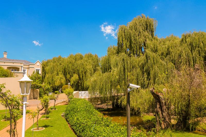 To Let 2 Bedroom Property for Rent in Sandown Gauteng