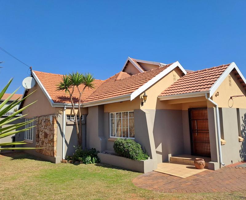 4 Bedroom Property for Sale in Sunnyridge Gauteng