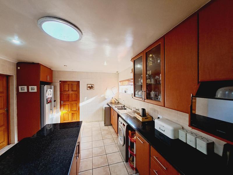 4 Bedroom Property for Sale in Sunnyridge Gauteng