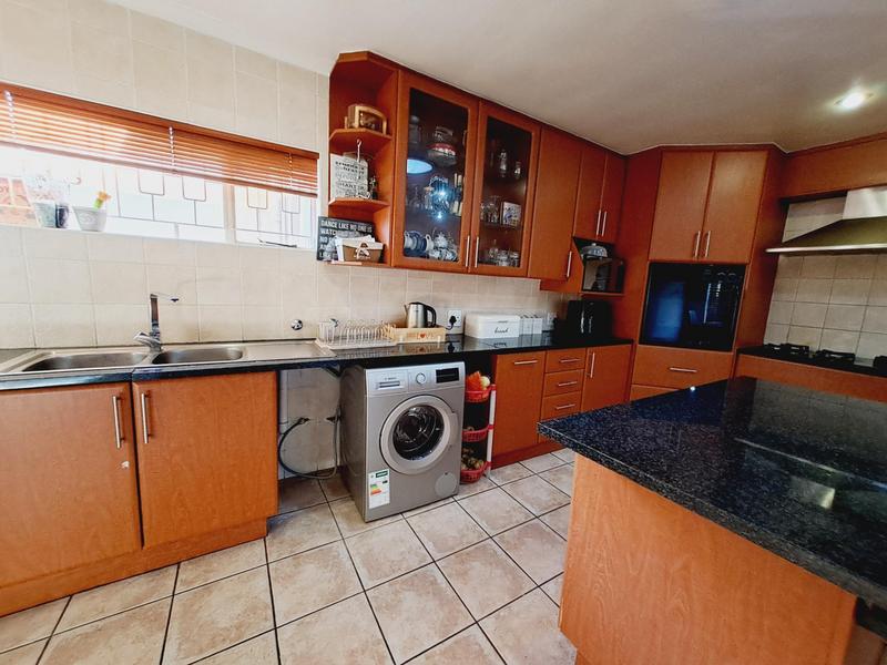 4 Bedroom Property for Sale in Sunnyridge Gauteng