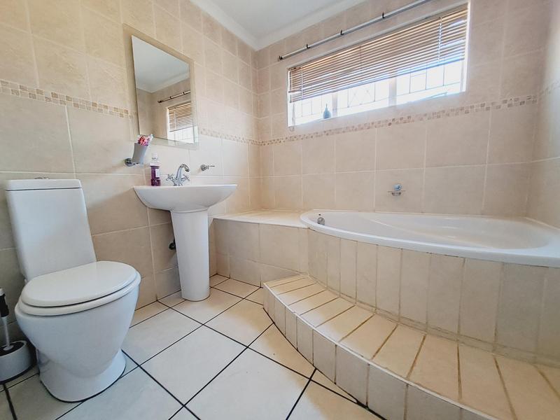 4 Bedroom Property for Sale in Sunnyridge Gauteng