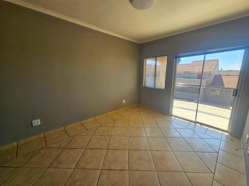 1 Bedroom Property for Sale in Glen Marais Gauteng