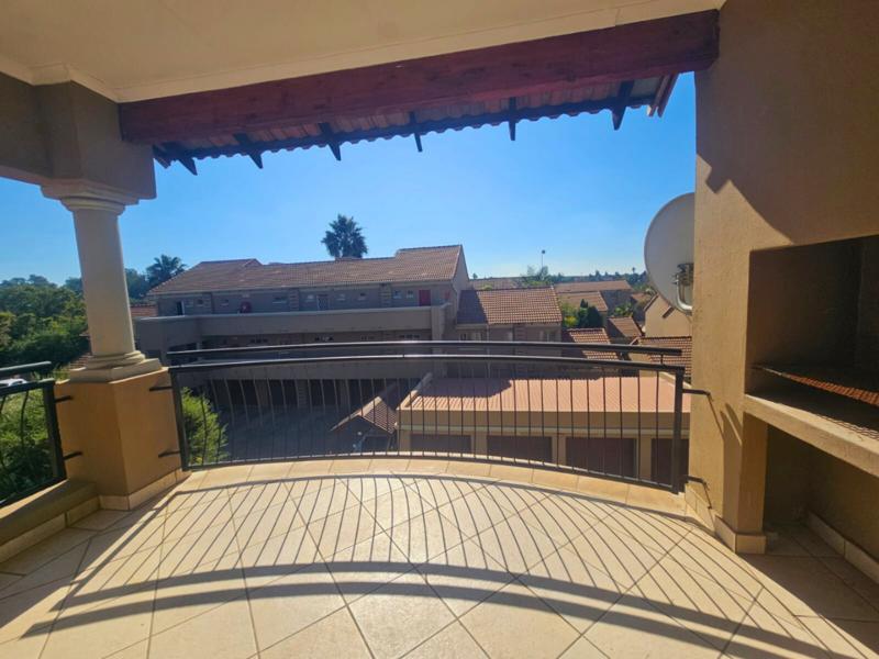 1 Bedroom Property for Sale in Glen Marais Gauteng