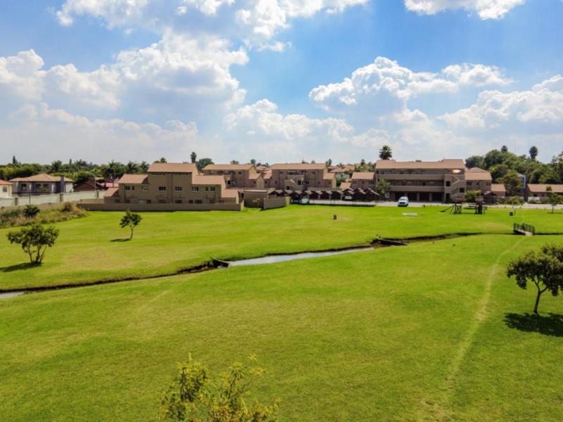 1 Bedroom Property for Sale in Glen Marais Gauteng