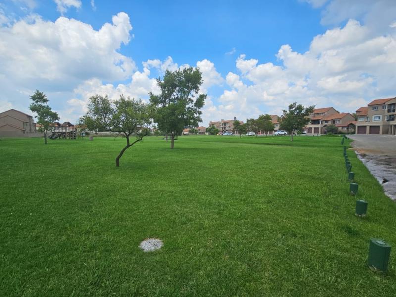 1 Bedroom Property for Sale in Glen Marais Gauteng