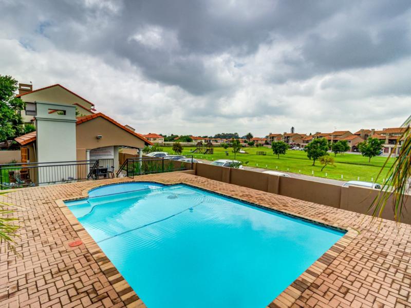 1 Bedroom Property for Sale in Glen Marais Gauteng