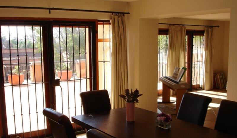To Let 4 Bedroom Property for Rent in Waterkloof A H Gauteng