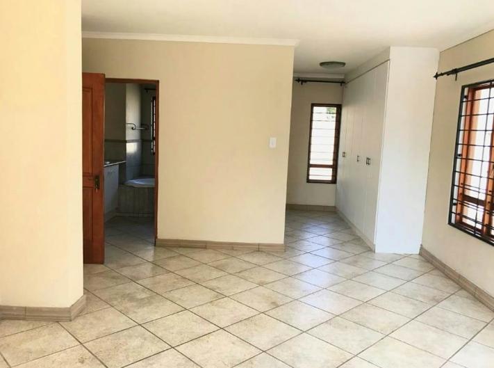 To Let 4 Bedroom Property for Rent in Waterkloof A H Gauteng