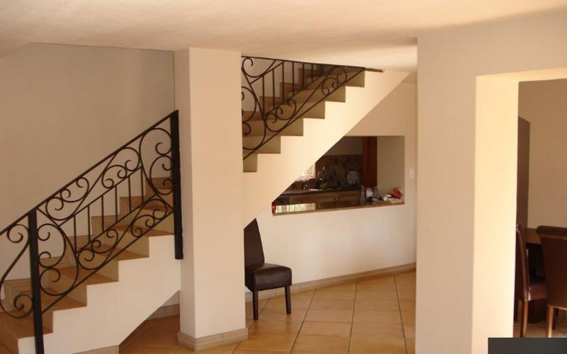 To Let 4 Bedroom Property for Rent in Waterkloof A H Gauteng
