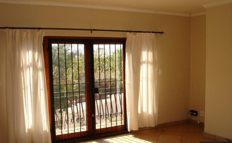 To Let 4 Bedroom Property for Rent in Waterkloof A H Gauteng