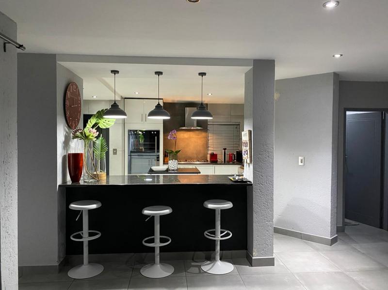 To Let 3 Bedroom Property for Rent in Lonehill Gauteng