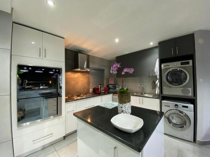 To Let 3 Bedroom Property for Rent in Lonehill Gauteng