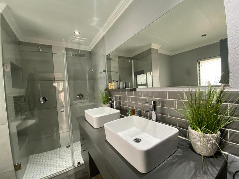 To Let 3 Bedroom Property for Rent in Lonehill Gauteng