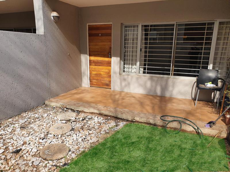 To Let 1 Bedroom Property for Rent in Sandown Gauteng