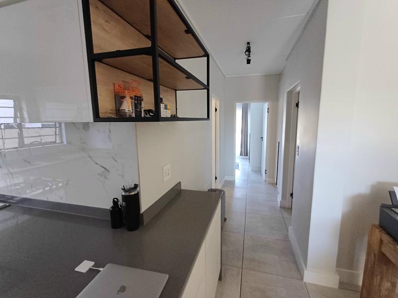 To Let 3 Bedroom Property for Rent in Waterfall Gauteng
