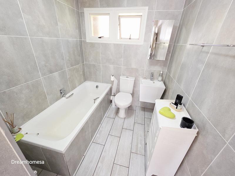 2 Bedroom Property for Sale in Morningside Gauteng