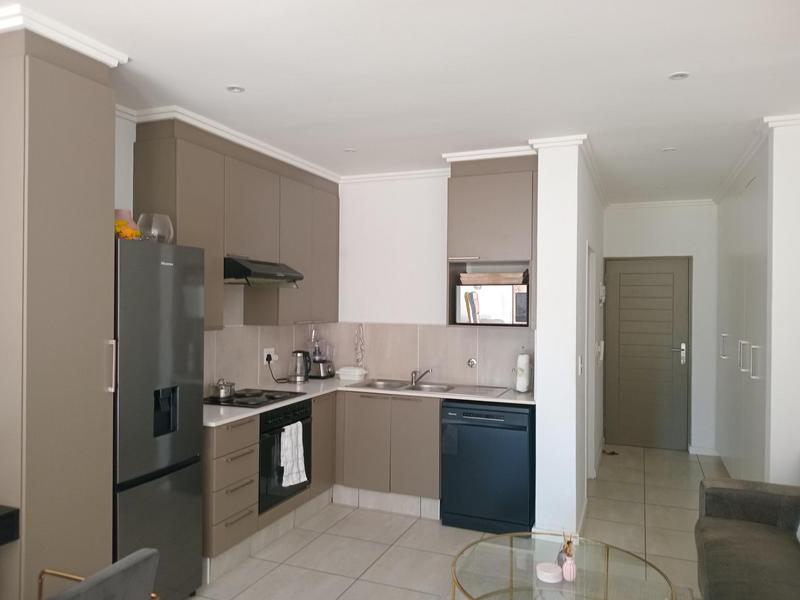 To Let 1 Bedroom Property for Rent in Fourways Gauteng