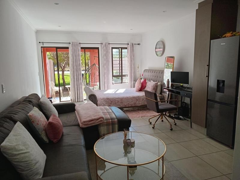To Let 1 Bedroom Property for Rent in Fourways Gauteng