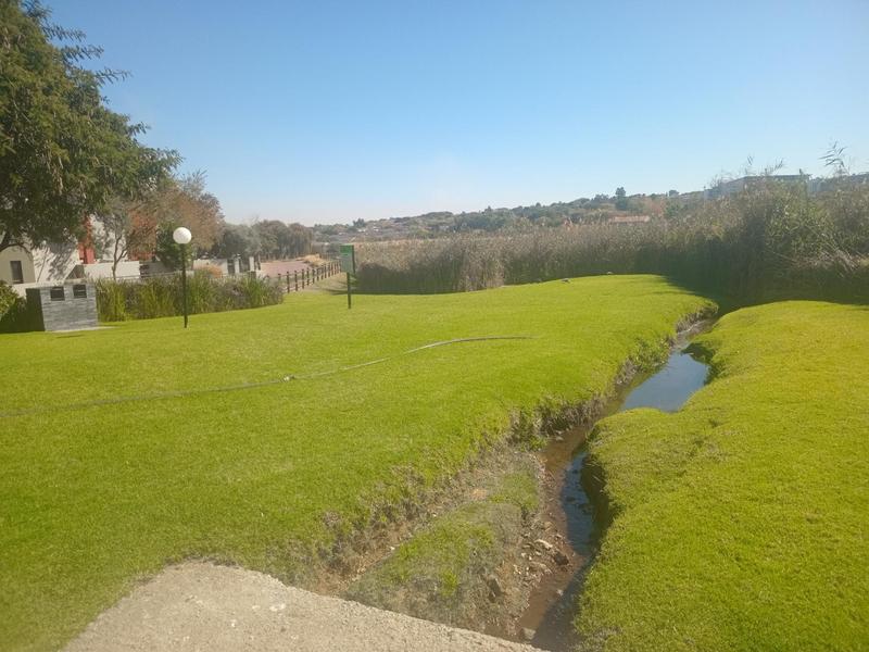 To Let 1 Bedroom Property for Rent in Fourways Gauteng