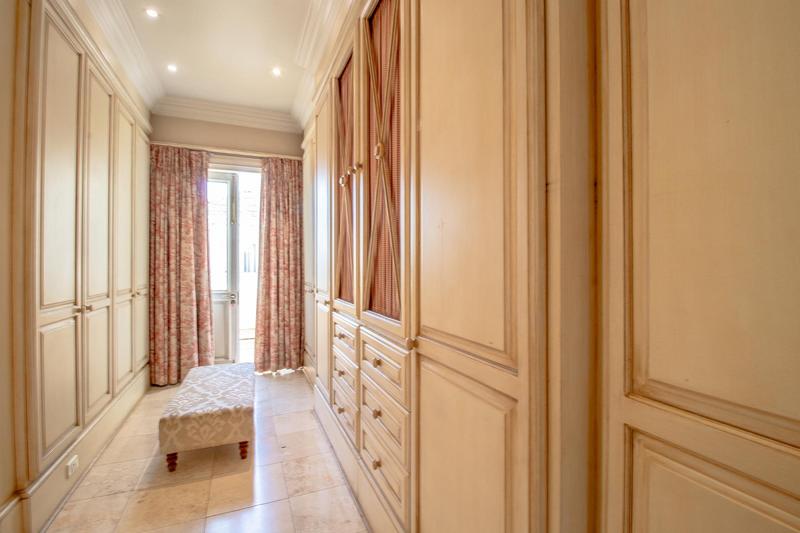 6 Bedroom Property for Sale in Cornwall Hill Gauteng