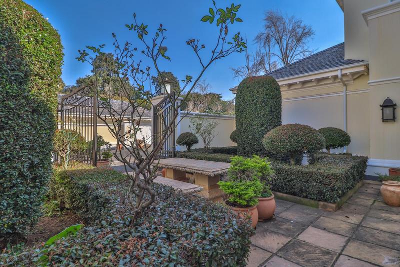6 Bedroom Property for Sale in Cornwall Hill Gauteng