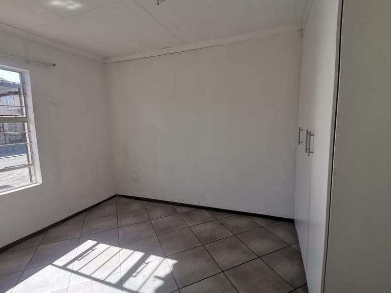 2 Bedroom Property for Sale in Albertsdal Gauteng