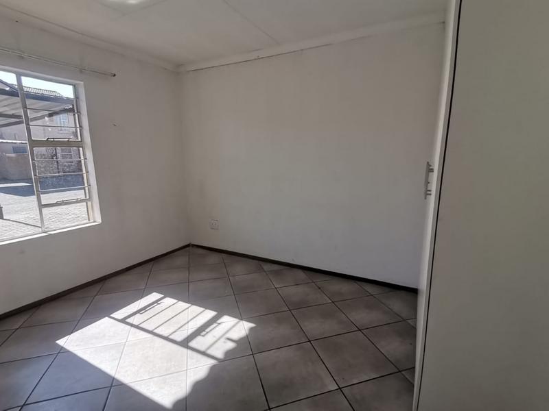 2 Bedroom Property for Sale in Albertsdal Gauteng