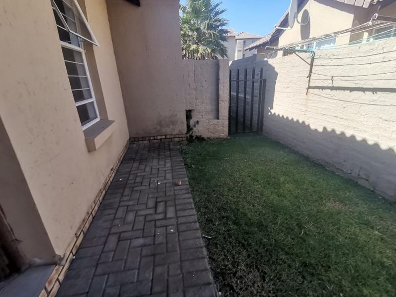 2 Bedroom Property for Sale in Albertsdal Gauteng