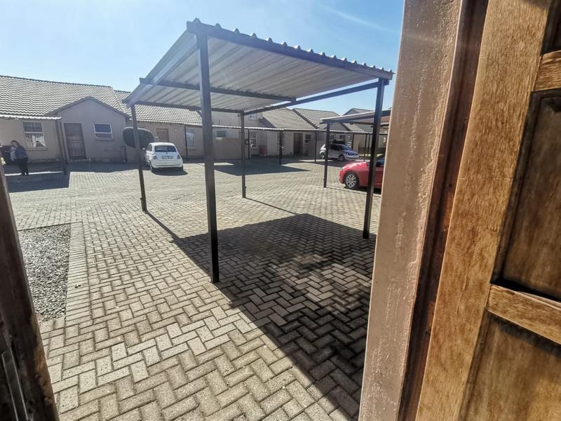 2 Bedroom Property for Sale in Albertsdal Gauteng